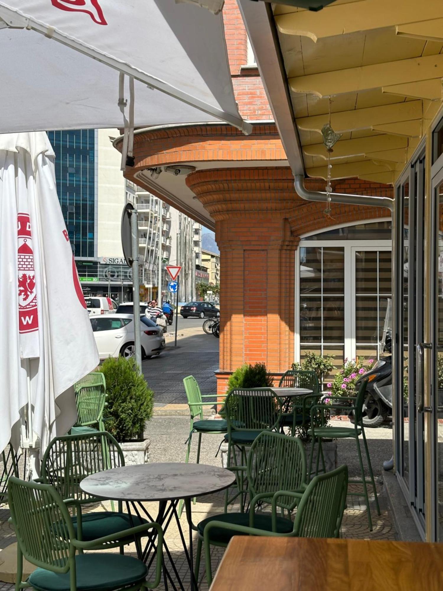 Canarin Hostel Shkodër Buitenkant foto